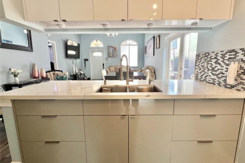 Casa en venta en Miami, Florida, 3 dormitorios, 117.8 m2 № 1752901 - foto 29
