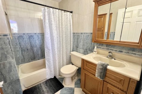Casa en venta en Miami, Florida, 3 dormitorios, 117.8 m2 № 1752901 - foto 3