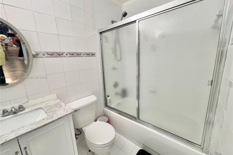 Casa en venta en Miami, Florida, 3 dormitorios, 117.8 m2 № 1752901 - foto 6