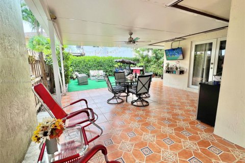 Casa en venta en Miami, Florida, 3 dormitorios, 117.8 m2 № 1752901 - foto 19