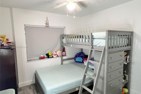 Casa en venta en Miami, Florida, 3 dormitorios, 117.8 m2 № 1752901 - foto 5