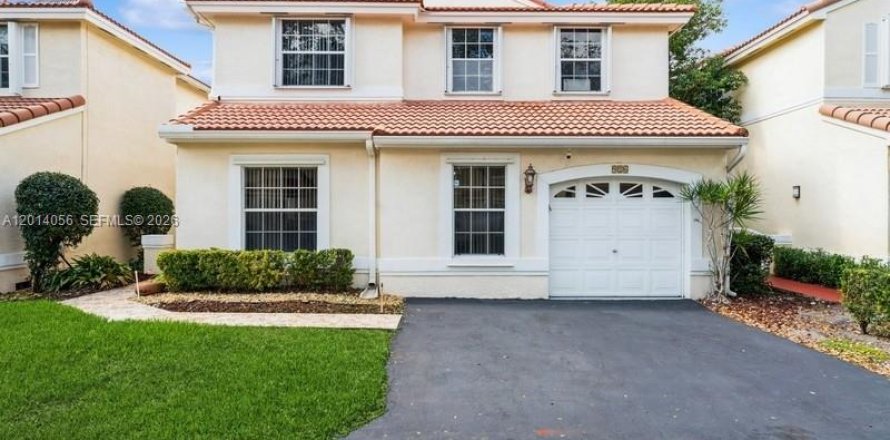 Villa ou maison à Weston, Floride 4 chambres, 156.54 m2 № 2076576