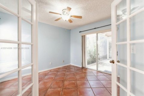 Villa ou maison à vendre à Weston, Floride: 4 chambres, 156.54 m2 № 2076576 - photo 14