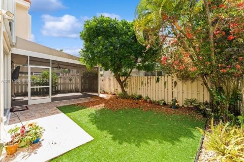 Villa ou maison à vendre à Weston, Floride: 4 chambres, 156.54 m2 № 2076576 - photo 30