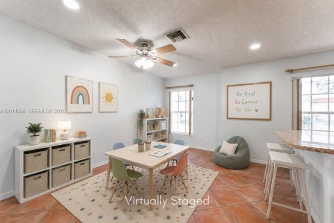 Villa ou maison à vendre à Weston, Floride: 4 chambres, 156.54 m2 № 2076576 - photo 10
