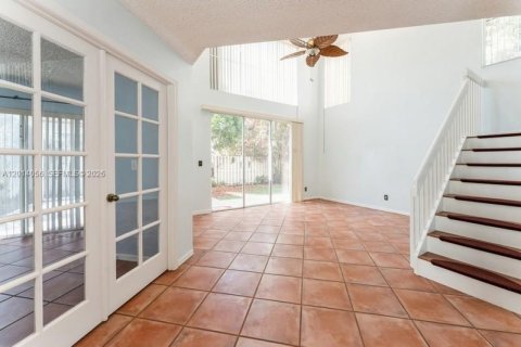 Villa ou maison à vendre à Weston, Floride: 4 chambres, 156.54 m2 № 2076576 - photo 4