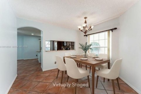 Villa ou maison à vendre à Weston, Floride: 4 chambres, 156.54 m2 № 2076576 - photo 7