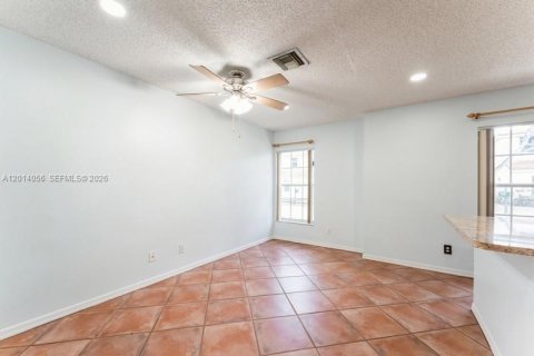 Villa ou maison à vendre à Weston, Floride: 4 chambres, 156.54 m2 № 2076576 - photo 11