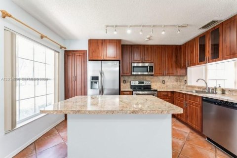 Villa ou maison à vendre à Weston, Floride: 4 chambres, 156.54 m2 № 2076576 - photo 12