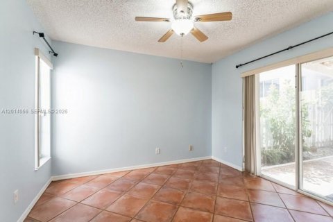 Villa ou maison à vendre à Weston, Floride: 4 chambres, 156.54 m2 № 2076576 - photo 16