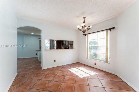 Villa ou maison à vendre à Weston, Floride: 4 chambres, 156.54 m2 № 2076576 - photo 8