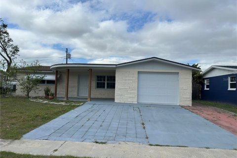 Casa en venta en Holiday, Florida, 2 dormitorios, 101.08 m2 № 1631215 - foto 1