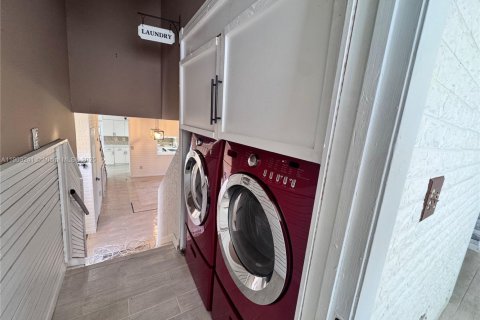 Casa en venta en Cutler Bay, Florida, 3 dormitorios, 153.29 m2 № 1964197 - foto 9