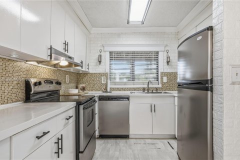 Casa en venta en Cutler Bay, Florida, 3 dormitorios, 153.29 m2 № 1964197 - foto 14