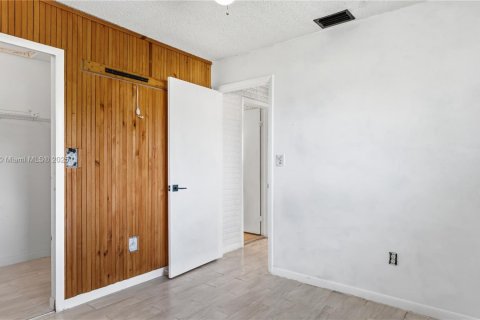 Casa en venta en Cutler Bay, Florida, 3 dormitorios, 153.29 m2 № 1964197 - foto 30