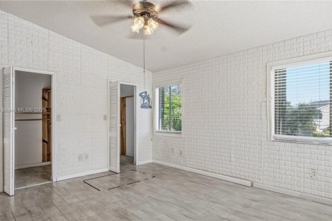 Casa en venta en Cutler Bay, Florida, 3 dormitorios, 153.29 m2 № 1964197 - foto 20