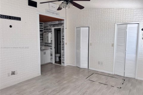 Casa en venta en Cutler Bay, Florida, 3 dormitorios, 153.29 m2 № 1964197 - foto 5