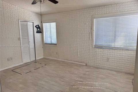 Casa en venta en Cutler Bay, Florida, 3 dormitorios, 153.29 m2 № 1964197 - foto 4