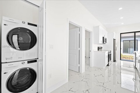 Купить виллу или дом в Лихай-Эйкерс, Флорида 3 спальни, № 2033205 - фото 13