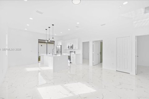 Купить виллу или дом в Лихай-Эйкерс, Флорида 3 спальни, № 2033205 - фото 5