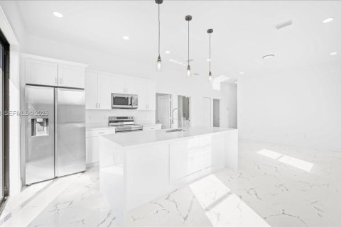 Купить виллу или дом в Лихай-Эйкерс, Флорида 3 спальни, № 2033205 - фото 9