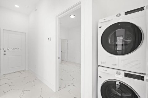 Купить виллу или дом в Лихай-Эйкерс, Флорида 3 спальни, № 2033205 - фото 14