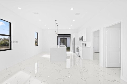 Купить виллу или дом в Лихай-Эйкерс, Флорида 3 спальни, № 2033205 - фото 6