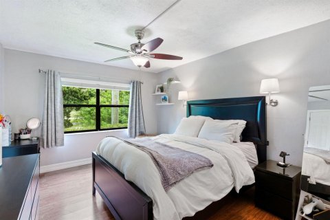 Condo in Pembroke Pines, Florida, 2 bedrooms  № 2402439 - photo 2