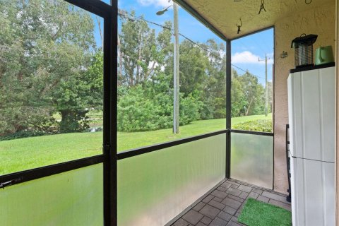 Condo in Pembroke Pines, Florida, 2 bedrooms  № 2402439 - photo 3