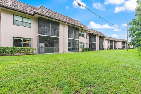 Condo in Pembroke Pines, Florida, 2 bedrooms  № 2402439 - photo 28