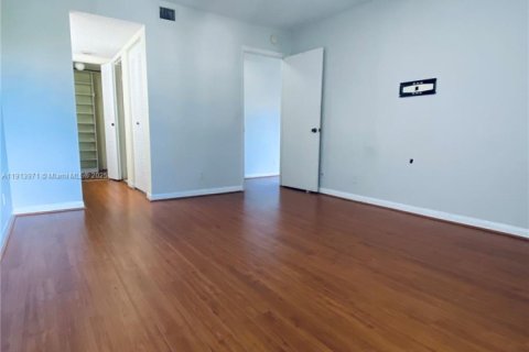 Condominio en venta en Coral Springs, Florida, 1 dormitorio, 65.03 m2 № 1971217 - foto 5