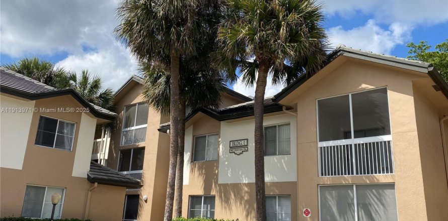 Condominio en Coral Springs, Florida, 1 dormitorio  № 1971217