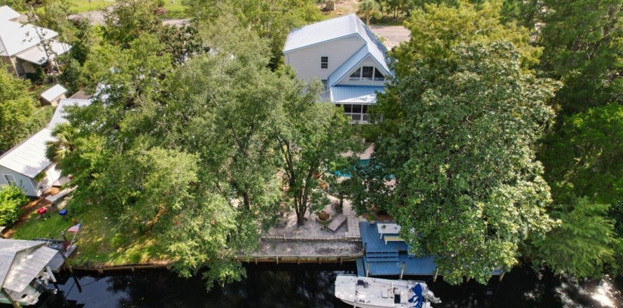 House in Santa Rosa Beach, Florida 3 bedrooms, 249.35 sq.m. № 562444
