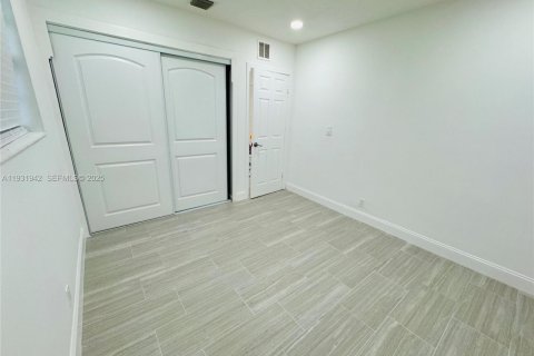 Снять в аренду виллу или дом в Форт-Лодердейл, Флорида 2 спальни, 196.58м2, № 2034630 - фото 16