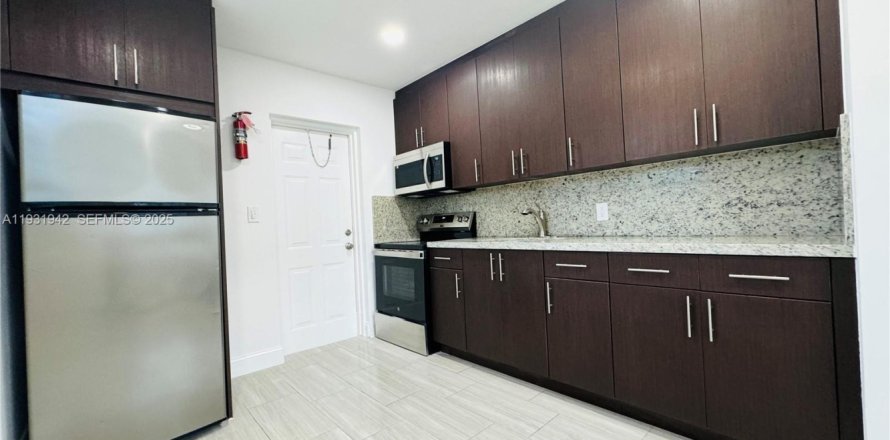 Дом в Форт-Лодердейл, Флорида 2 спальни, 196.58м2 № 2034630