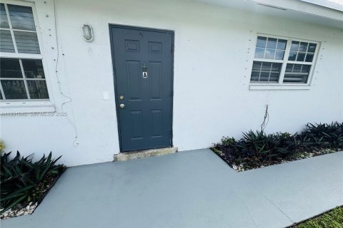 Снять в аренду виллу или дом в Форт-Лодердейл, Флорида 2 спальни, 196.58м2, № 2034630 - фото 18