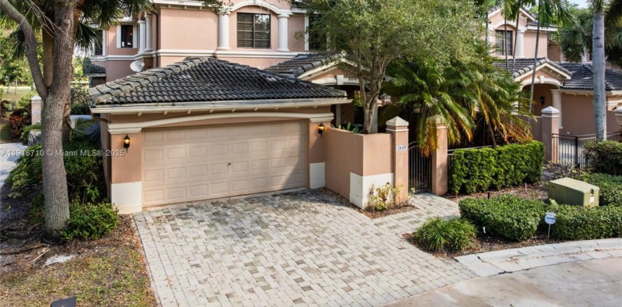 Condominio en Weston, Florida, 3 dormitorios  № 1974911