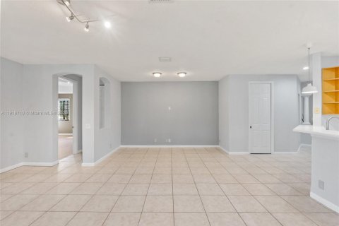 Condominio en alquiler en Weston, Florida, 3 dormitorios, 212.75 m2 № 1974911 - foto 20