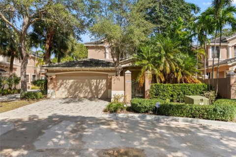 Condominio en alquiler en Weston, Florida, 3 dormitorios, 212.75 m2 № 1974911 - foto 2