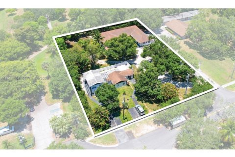 Propiedad comercial en Fort Lauderdale, Florida № 2084955