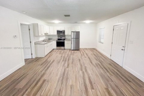 Propiedad comercial en venta en Fort Lauderdale, Florida № 2084955 - foto 13