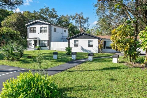 Propiedad comercial en venta en Fort Lauderdale, Florida № 2084955 - foto 8