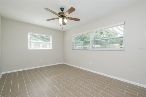 House in Clearwater, Florida 3 bedrooms, 118.08 sq.m. № 1899111 - photo 8