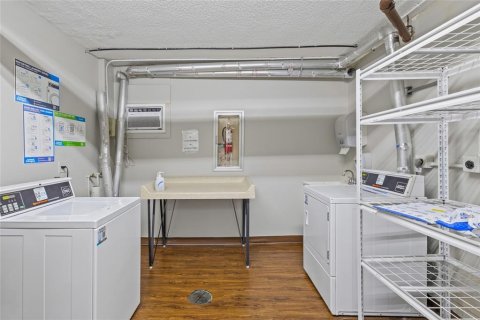Condo in Sarasota, Florida, 1 bedroom  № 2236200 - photo 29