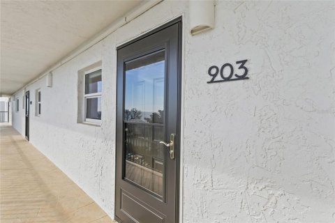 Condo in Sarasota, Florida, 1 bedroom  № 2236200 - photo 3
