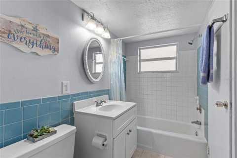 Condo in Sarasota, Florida, 1 bedroom  № 2236200 - photo 26
