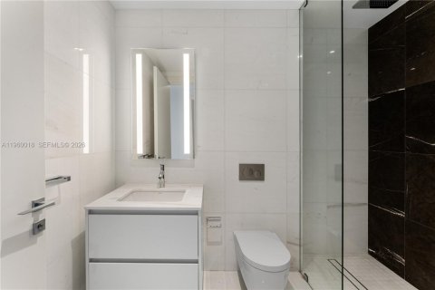 Купить кондоминиум в Майами, Флорида 2 спальни, 146.6м2, № 2090874 - фото 19