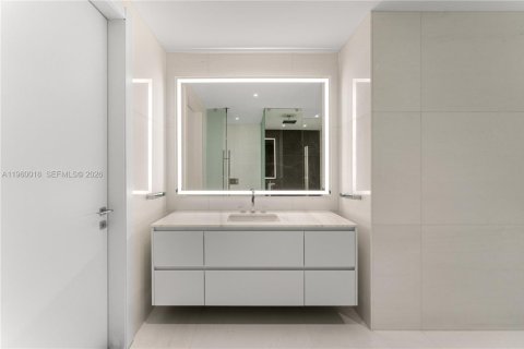 Купить кондоминиум в Майами, Флорида 2 спальни, 146.6м2, № 2090874 - фото 24