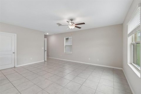 House in Tampa, Florida 4 bedrooms, 173.73 sq.m. № 2211945 - photo 16