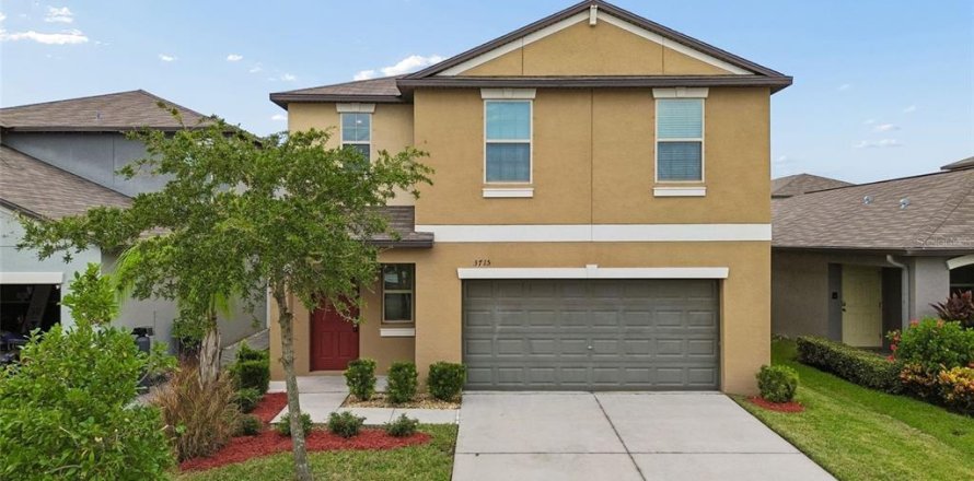 House in Tampa, Florida 4 bedrooms, 173.73 sq.m. № 2211945
